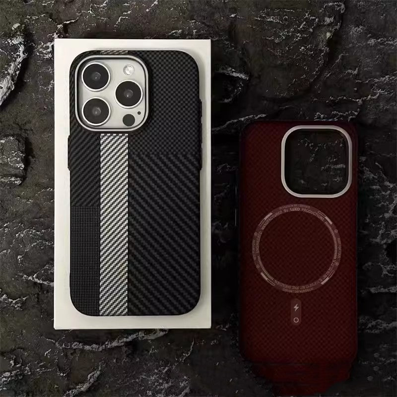 IPhone15 Carbon Fiber Grain Magnetic Phone Case